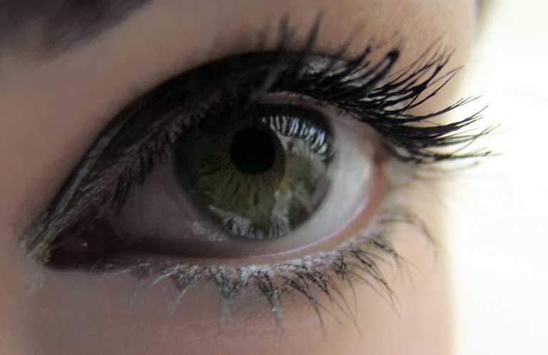 Dr Patrick Loriaut, chirurgie des yeux et des paupières Dr Patrick Loriaut, ophtalmologiste, chirurgie des yeux et des paupières, opération de la myopie Paris 17e.